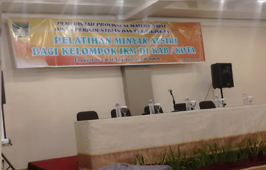 Pelatihan Minyak Atsiri Kelompok IKM Sumatra Barat