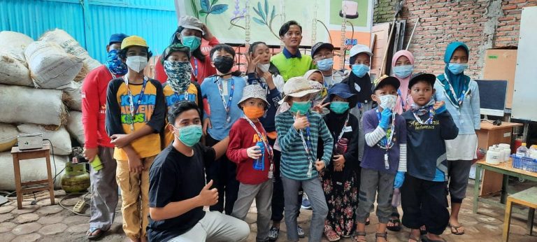 Mengenal Minyak Atsiri Bersama Jogja Adventure Kids