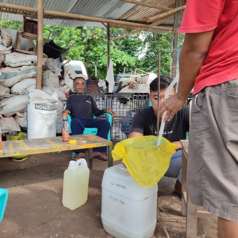 Pengembangan Industri Minyak Atsiri dan Eduwisata di Desa Kebosungu I