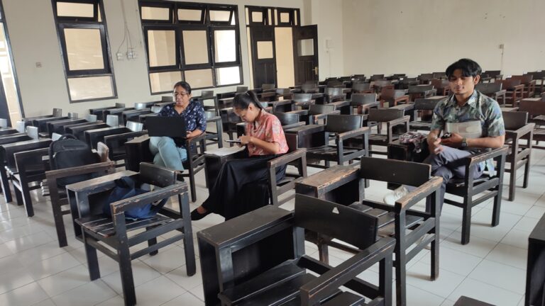 Mengajar di Prodi Kehutanan Institut Pertanian Intan